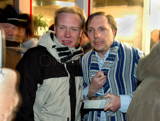 Olli Ditsche Dittrich mit Fan nach der Sendung