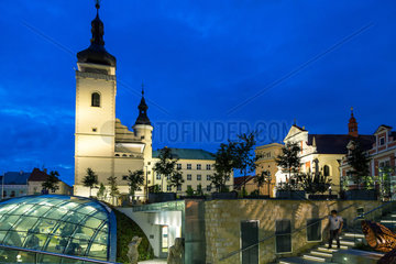 Jungbunzlau  Tschechien  Altstadt in der Abenddaemmerung