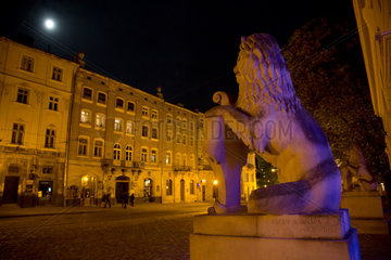 Lemberg  Ukraine  der Loewe am Rathaus (Marktplatz) ist das Symbol der Stadt