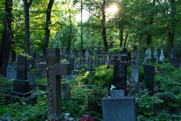 Lemberg  Ukraine  Graeber auf dem Lytschakiwski-Friedhof