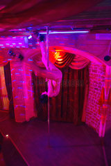Lemberg  Ukraine  Stripteasetaenzerin in einem Nachtclub