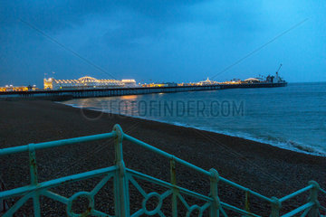 Brighton  Grossbritannien  Brighton Pier am Abend