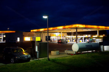 Erxleben  Deutschland  Autohof Uhrsleben mit Shell-Tankstelle an der A2