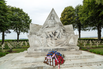 Neuville-Saint-Vaast  Frankreich  Denkmal fuer die tschechoslowakischen Freiwilligen