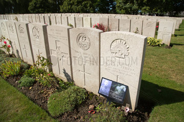 Poperinge  Belgien  Grab eines britischen Soldaten auf dem Soldatenfriedhof Lijssenthoek