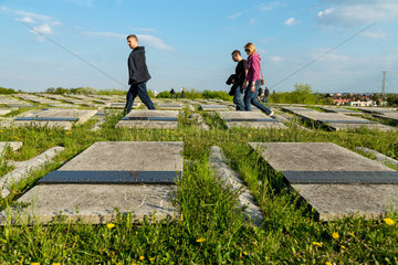 Breslau  Polen  polnischer Soldatenfriedhof mit Gefallenen aus dem Zweiten Weltkrieg