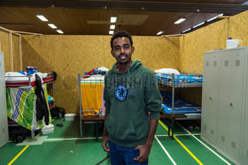 Bremen  Deutschland  eritreischer Fluechtling in einer Notunterkunft