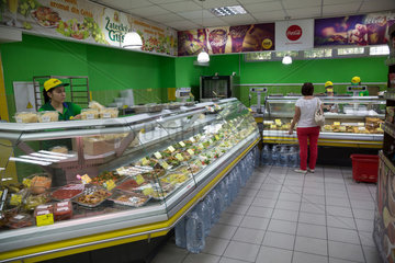 Chisinau  Moldau  Salattheke in einem Supermarkt