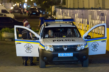 Odessa  Ukraine  Streife der Bereitschaftspolizei abends im Stadtzentrum
