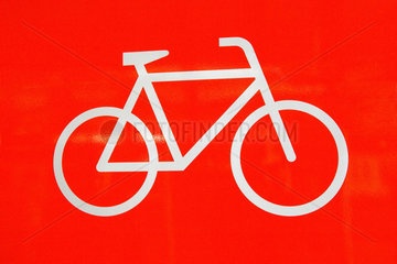 Bremen  Deutschland  Piktogramm eines Fahrrads auf rotem Grund