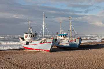 Vorupor  Daenemark  Fischerboote am Strand