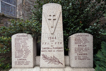 Brandivy  Frankreich  Denkmal fuer die Gefallenen des 2.Weltkrieges