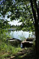 Metzelthin  Deutschland  alte Ruderboote an einem See in der Uckermark