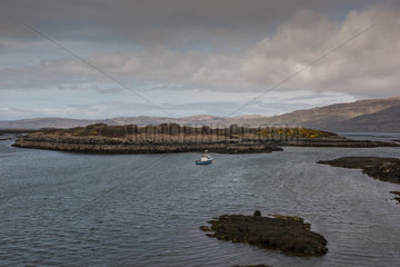 Tobermory  Grossbritannien  Landschaft an der Kueste der Isle of Mull in Schottland