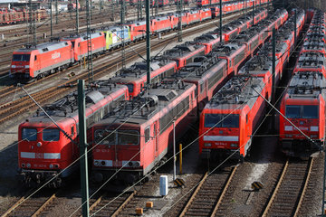 Maschen  Deutschland  Lokomotiven fuer Gueterzuege im Rangierbahnhof