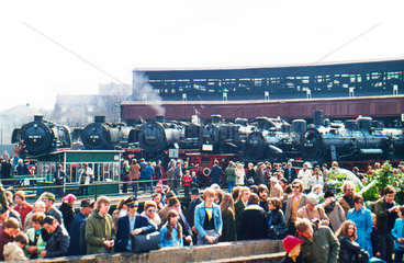 Stolberg  Deutschland  Besucher beim Dampflokabschiedsfest