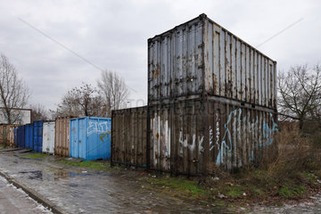 Berlin  Deutschland  Container  die als Lagerraum genutzt werden