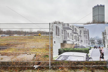 Berlin  Deutschland  Plakat eines Neubauprojektes fuerMehrfamilienhaeuser