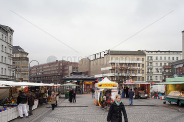 Berlin  Deutschland  Wochenmarkt auf dem Hermannplatz