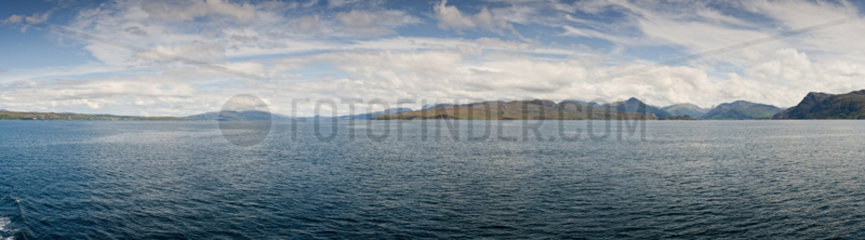 Armadale  Grossbritannien  Panoramablick auf die Felsen der Isle of Skye