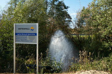 Neupetershain  Deutschland  Grundwasser wird aus dem Tagebau in das Petershainer Fliess eingeleitet