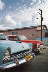 Havanna  Kuba  hellblauer DeSoto Firedome  Baujahr 1955