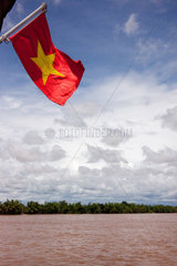 Phnom Penh  Kambodscha  vietnamesische Flagge auf dem Mekong