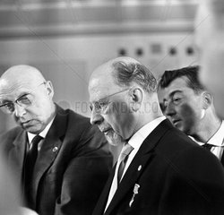 Berlin  DDR  Walter Ulbricht (Mitte)  Staatsratsvorsitzender der DDR
