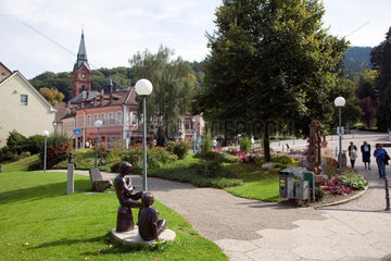 Badenweiler  Deutschland  Kurgarten mit Kirche