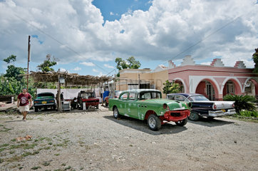 Santiago de Cuba  Kuba  private Reparaturwerkstatt fuer Autos