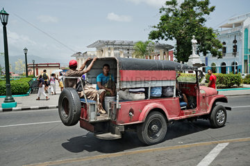 Santiago de Cuba  Kuba  ein privates Taxi am Platz Plaza Martes im Zentrum