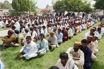 Hamzomahar  Pakistan  Auszahlung der Arbeiter
