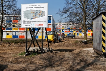 Berlin  Deutschland  zweites Containerdorf fuer Fluechtlinge