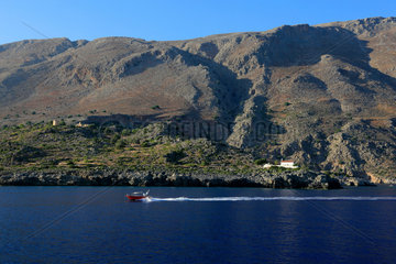 Loutro  Griechenland  bis ans Meer abfallende Auslaeufer der Lefka Ori-Berge auf der Insel Kreta