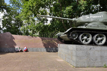 Berlin  Deutschland  Panzer T 34 im Deutsch-Russischen Museum