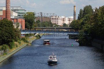 Berlin  Deutschland  Boote auf dem Teltowkanal in Berlin-Tempelhof