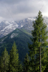 Berchtesgaden  Deutschland  Blick Richtung Berg Hoher Goell