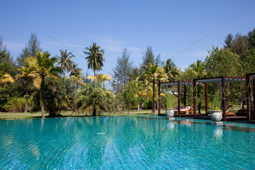 Khao Lak  Thailand  der Pool in einer Hotelanlage