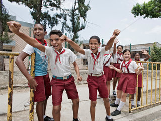 Santiago de Cuba  Kuba  Schulkinder nach Schulschluss