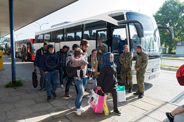 Schoenefeld  Deutschland  Ankunft Sonderzug aus Passau mit Fluechtlingen