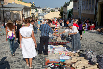 Kiew  Ukraine  Flohmarkt im Andreasviertel