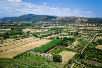 Posada  Italien  Blick auf die Felder bei Posada auf der Insel Sardinien