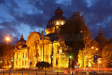 Bukarest  Rumaenien  die CEC-Bank bei Nacht