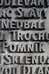 Budweis  Tschechische Republik  Inschrift am Mahnmal fuer die Opfer des Faschismus