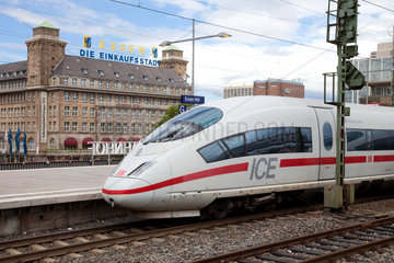 Essen  Deutschland  ein ICE am Essener Hauptbahnhof