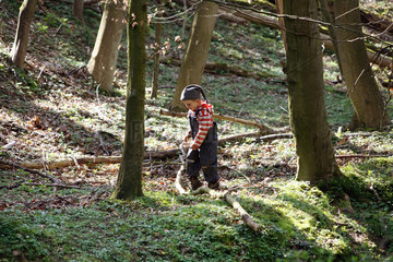 Prangendorf  Junge allein im Wald