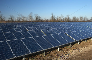 Ketzin  Deutschland  eine Solarstromanlage auf einem Feld im Havelland
