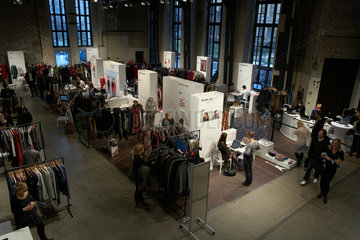 Berlin  Deutschland  die Ausstellungshalle der Ethical Fashion Show im E-Werk in Berlin-Mitte