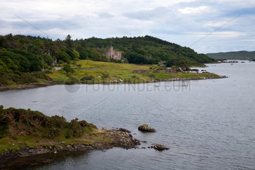 Dunvegan  Grossbritannien  Loch Dunvegan mit Dunvegan Castle