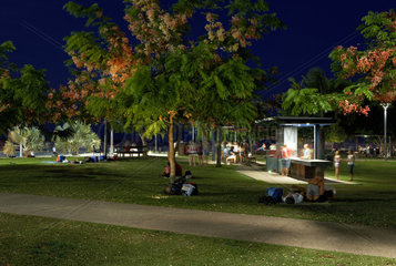 Cairns  Australien  Abendstimmung im Park der Esplanade